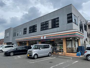 セブンイレブン大井町東久保店：477m