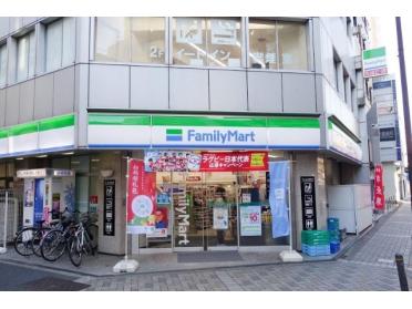 ファミリーマート南池袋二丁目店：125m