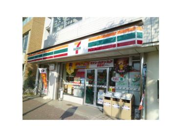 ファミリーマート成田駅西口店：324m