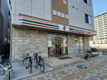 セブンイレブン流山おおたかの森駅西口店：605m