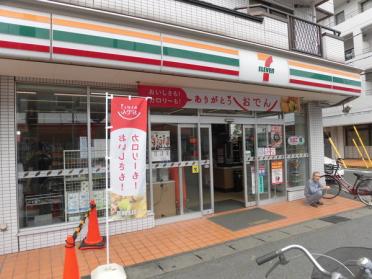 ファミリーマート市川欠真間店：218m