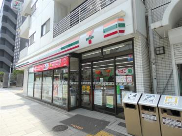 セブンイレブン品川天王洲店：38m