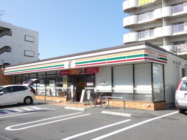 セブンイレブン松戸郵便局前店：111m