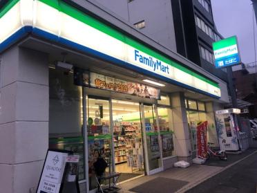 ファミリーマート新宿矢来町店：135m