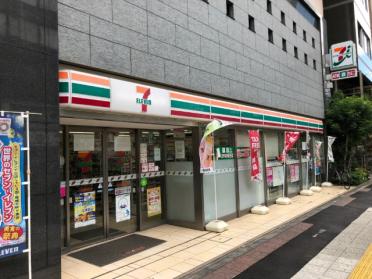 セブンイレブン日本橋馬喰町店：141m