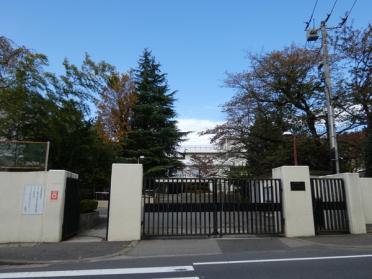 松戸市立第一中学校：1090m