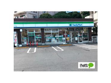 ファミリーマート六ッ川西店：231m