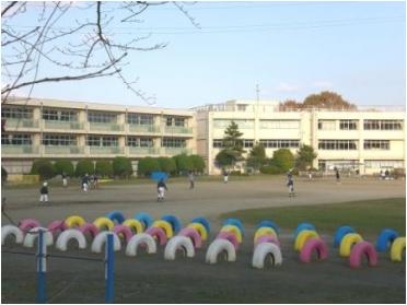 西高津小学校