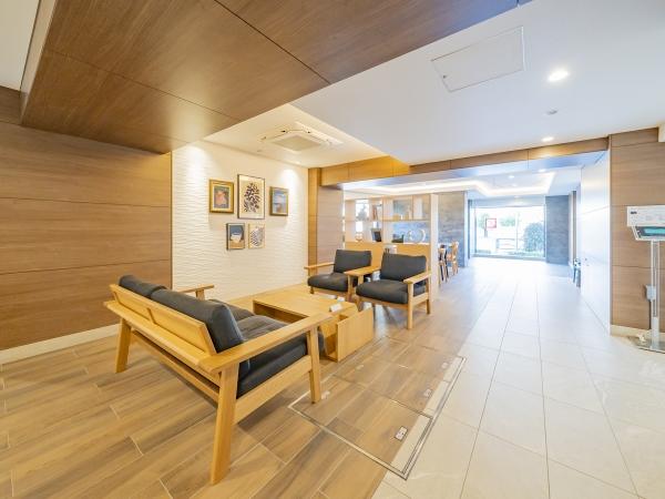 不審者や勧誘員などが建物に立ち入るのを防いでくれるオートロック付きです。