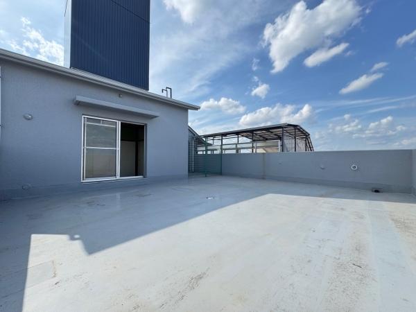 東側ルーフバルコニー