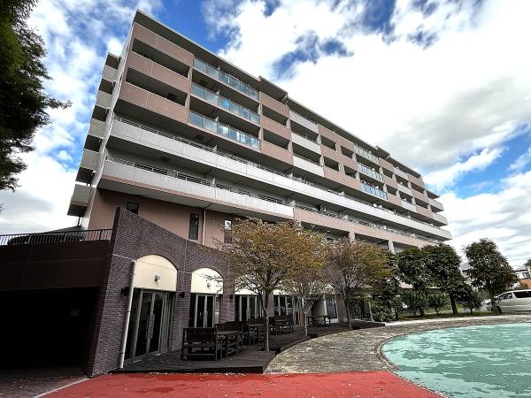 中庭より望む3番館