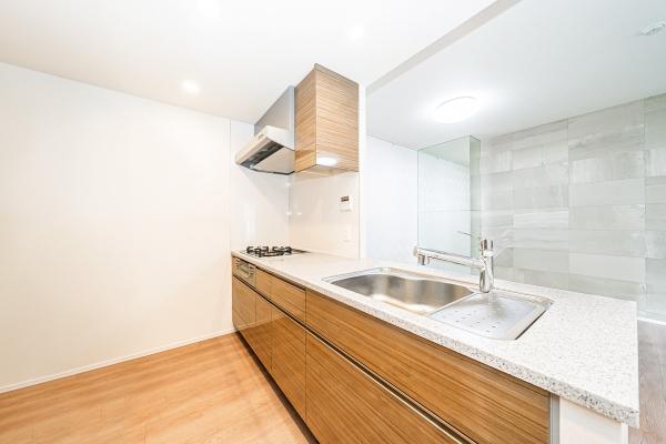 約12.7帖のリビングダイニング（CGで作成したリフォームイメージです）