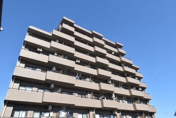 区画整理事業完了済みの整った街区にあるマンションです。