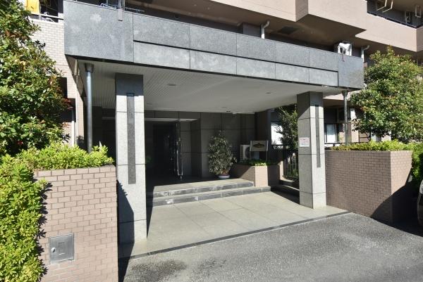 マンションエントランス