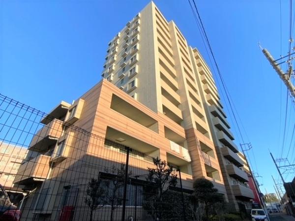 １３階建　外壁タイル張りの建物外観