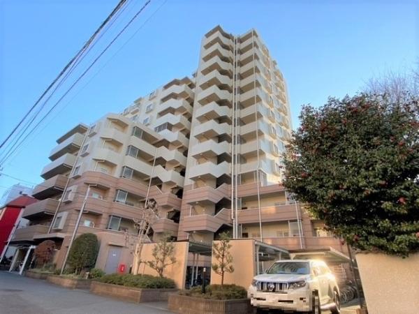 １３階建　外壁タイル張りの建物外観