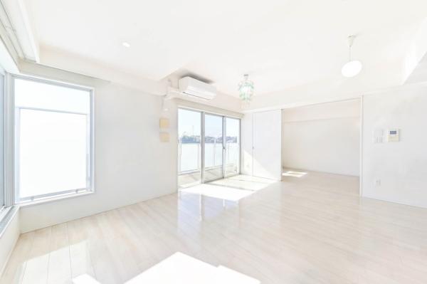 リビングダイニング　約14.3帖　（CGで作成したリフォームイメージです）