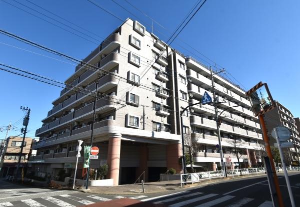 鉄骨鉄筋コンクリート・鉄筋コンクリート造　重厚感のある外観