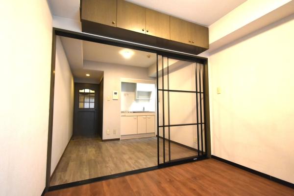 存在感のある引戸（フラットガイドレール）