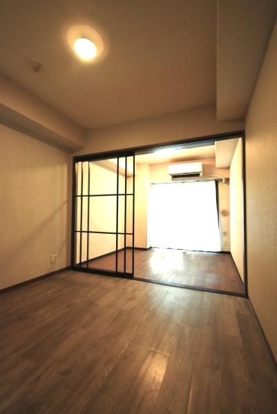 存在感のある引戸（フラットガイドレール）