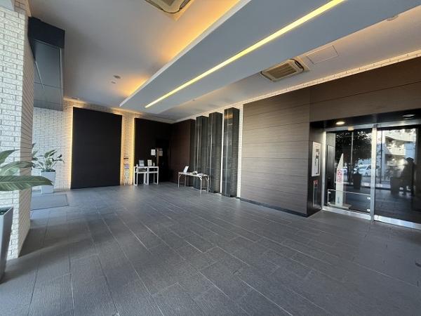 エントランス前