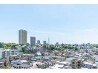 15階建の10階部分につき眺望良好です。晴れた日には、気持ち良い青空と東京スカイツリーを望みます。