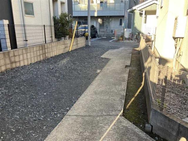 前面道路：私道(撮影年月：2025年12月)