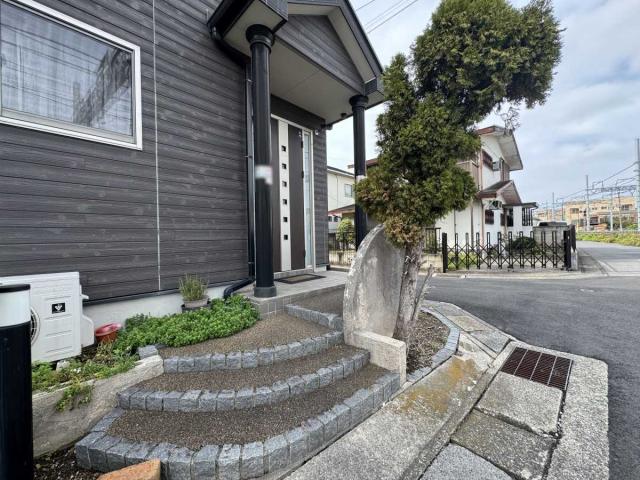 玄関(撮影年月:2025年10月)