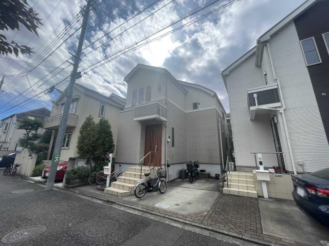 外観：写真中央