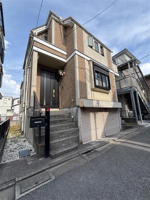 西側道路に面しております。