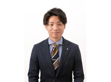 スタッフのサムネイル