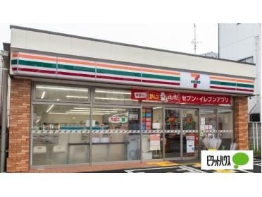 セブンイレブン足立竹ノ塚駅西店：112m