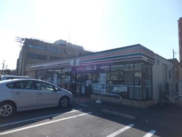 セブンイレブン東名町田インター店：176m