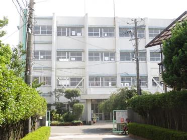 寝屋川市立田井小学校：123m