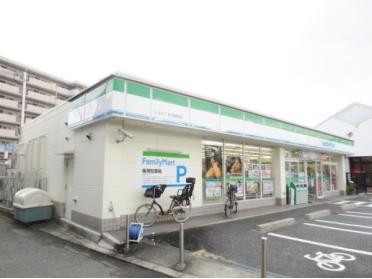 ファミリーマートトヨタくずは牧野店：626m