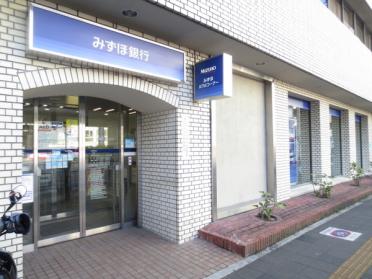 みずほ銀行枚方支店：861m