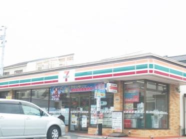 ファミリーマート寝屋川池田本町店：177m