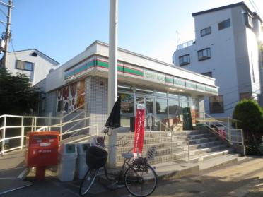 ファミリーマート寝屋川八坂町店：66m