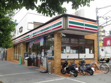 セブンイレブン枚方香里ヶ丘店：458m