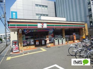 セブンイレブン枚方市役所前店：198m