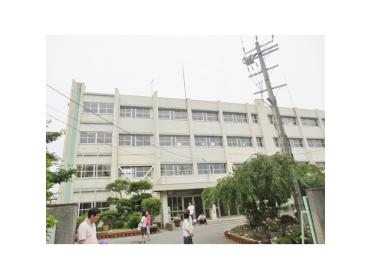 寝屋川市立田井小学校：524m