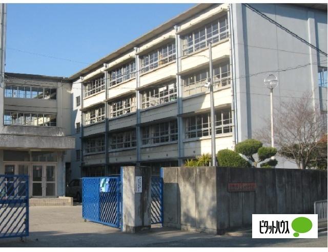 交野市立第四中学校：1648m