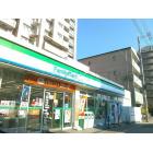 ファミリーマート加島駅東口店：151m