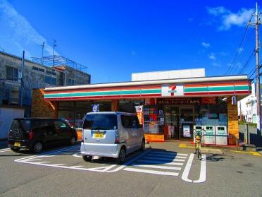 セブンイレブン大阪田川3丁目店：458m