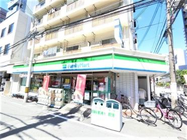 ファミリーマート淀川図書館前店：127m