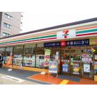 セブンイレブン西淀川税務署前店：240m