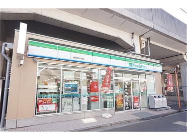 ファミリーマート練馬中村橋店：598m