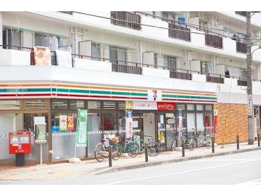 セブンイレブン江古田駅南店：111m