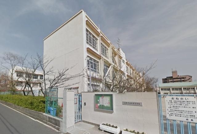 尼崎市立武庫小学校：367m