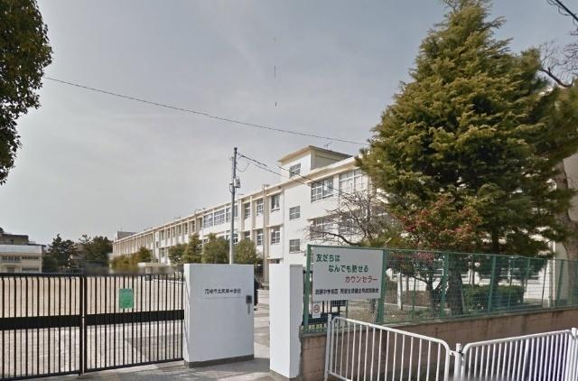 尼崎市立武庫中学校：317m